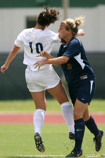 爱游戏中国-环球足球：不同大陆足球文化的碰撞，环球足球鞋